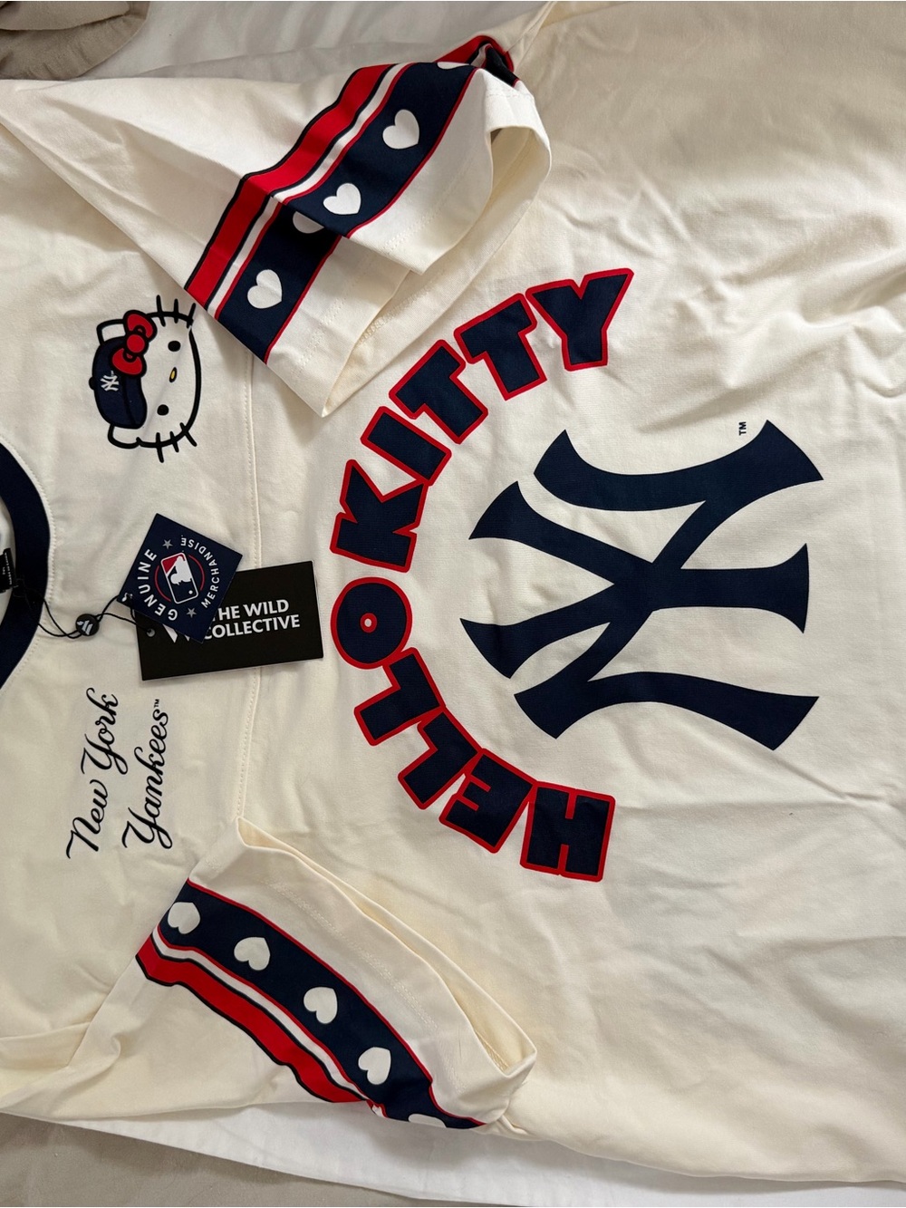 Hello Kitty x New York Yankees Women's Jersey Tee - Cream/Navy